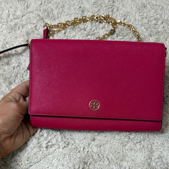 NWOT Tory Burch Fuchsia Robinson Chain Wallet - Picture 2 of 8